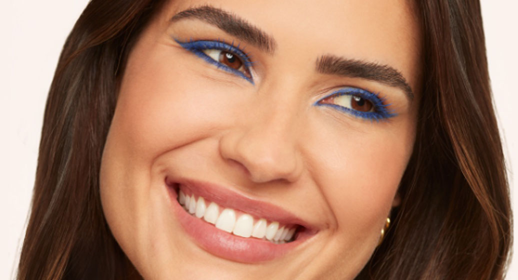 crayon bleu pour les yeux