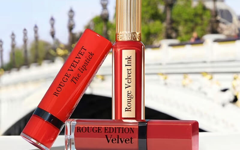Comment choisir son rouge à lèvres : Rouge Edition Velvet, Rouge Fabuleux ou Velvet The Pencil ?