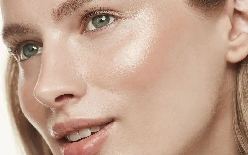 Maquillage glowy : astuces & conseils