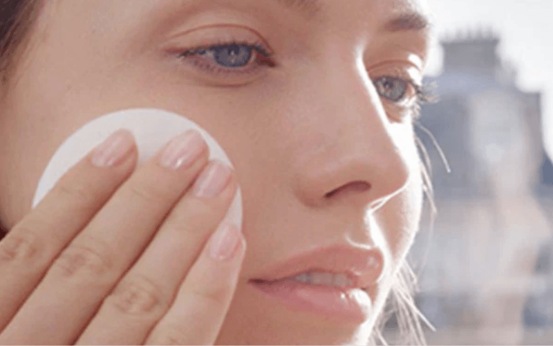 Peau sèche ? Toutes nos astuces pour bien se maquiller
